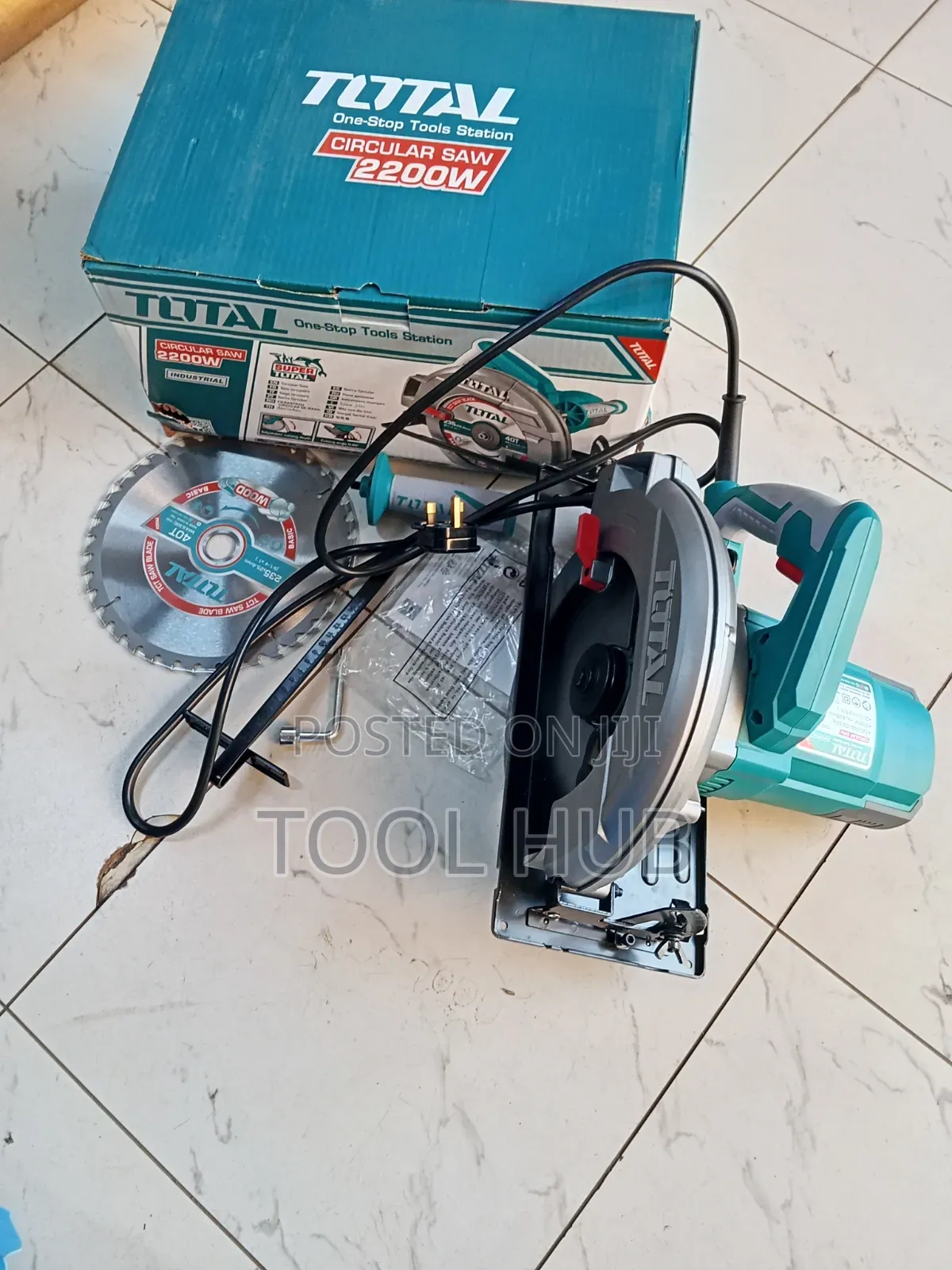 Total Circular Saw 2200w