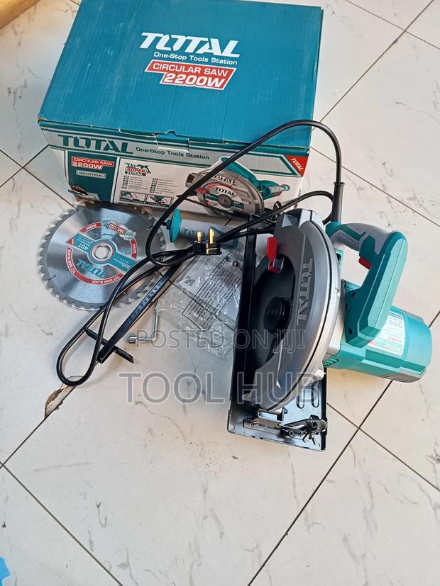 Total Circular Saw 2200w
