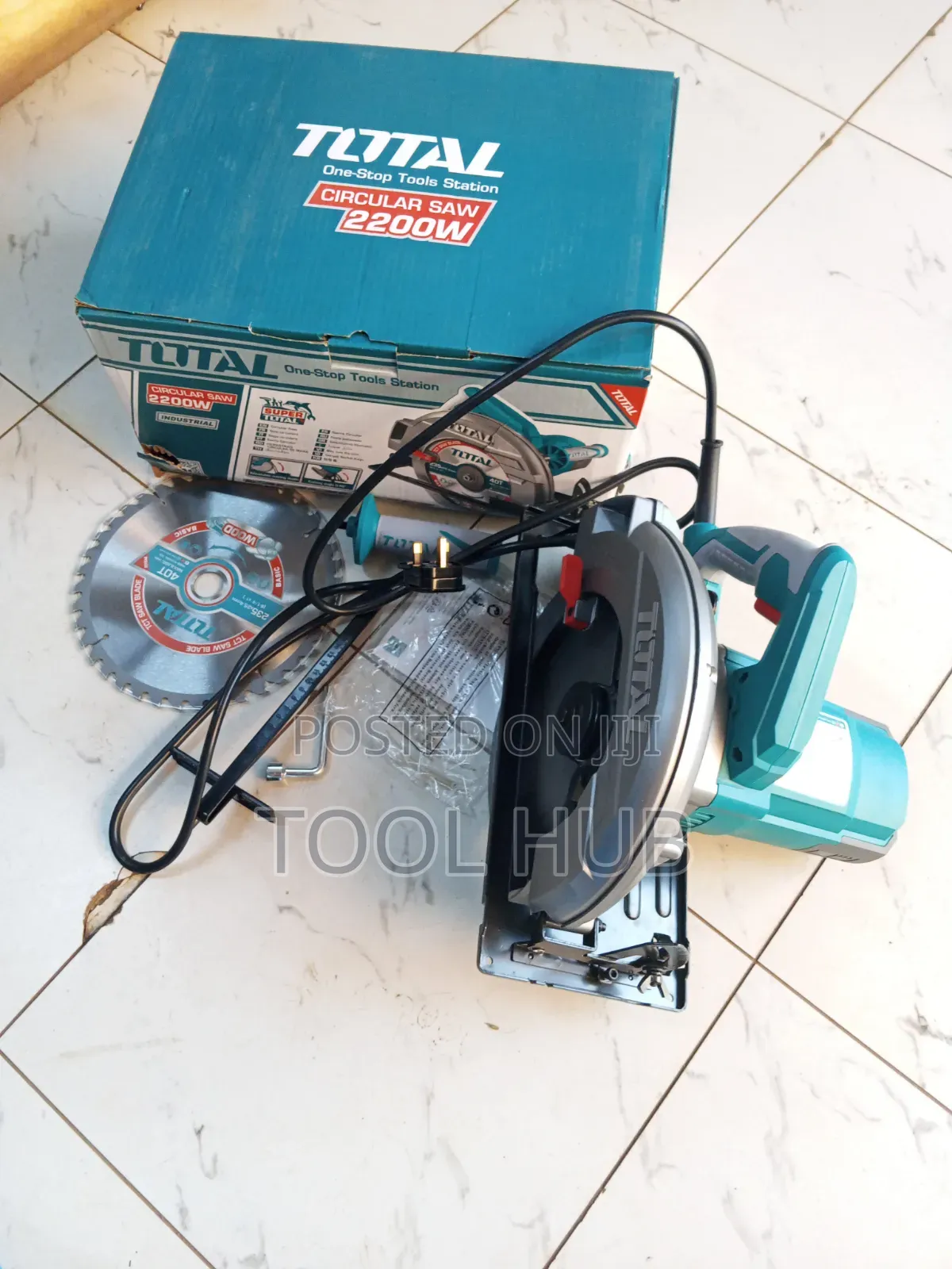 Total Circular Saw 2200w