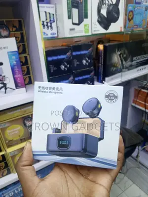 Q8 Dual Wireless Microphone With Charging Case for iPhone