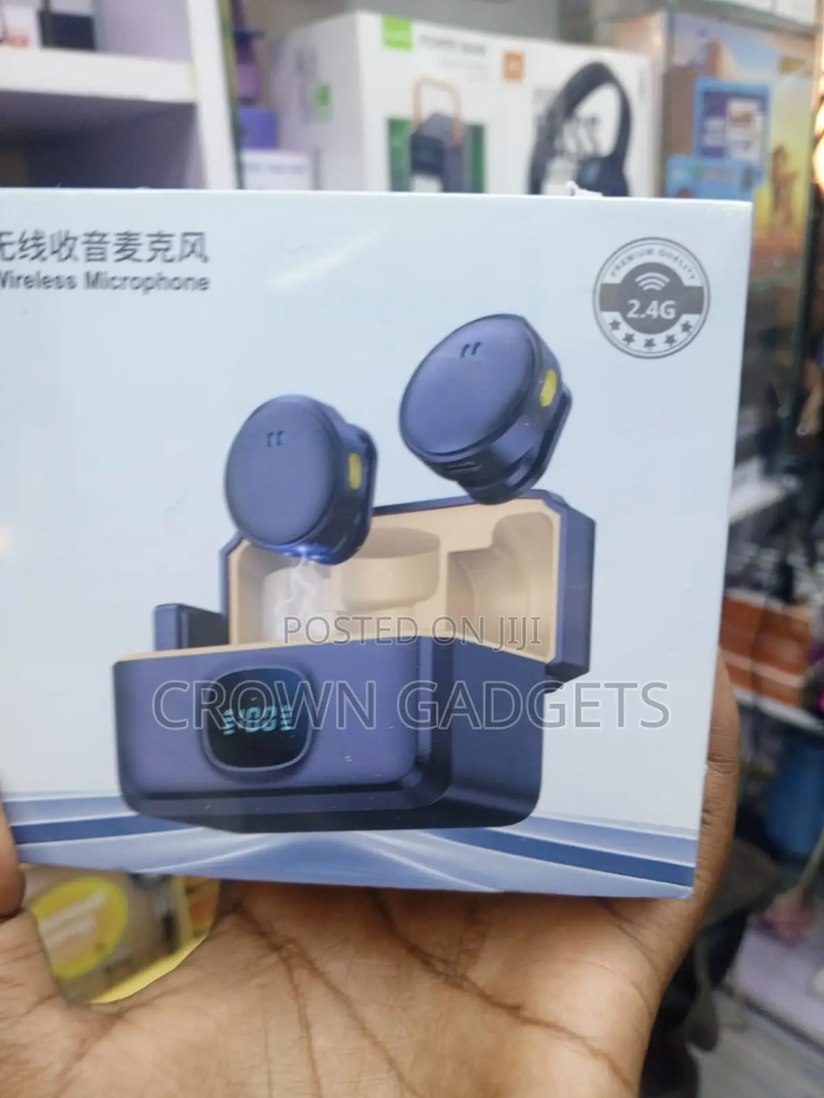 Q8 Dual Wireless Microphone With Charging Case for iPhone