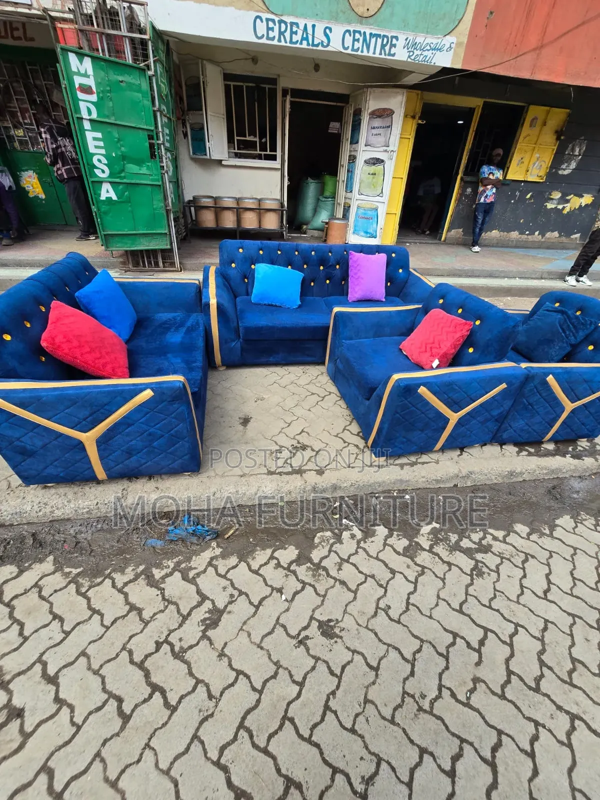 7 Seater Sofa Set for Sale in Good Condition