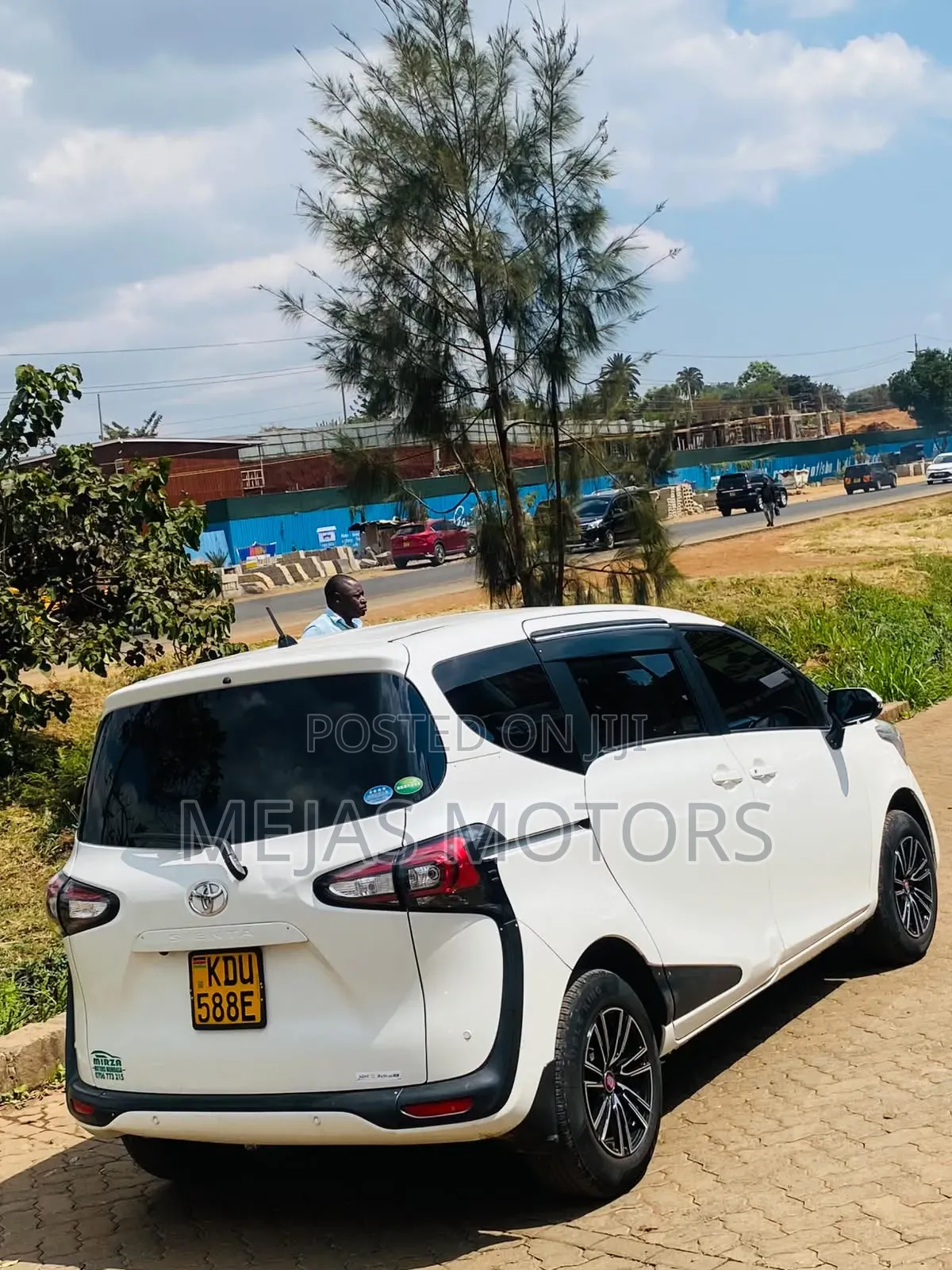 Toyota Sienta 2017 White