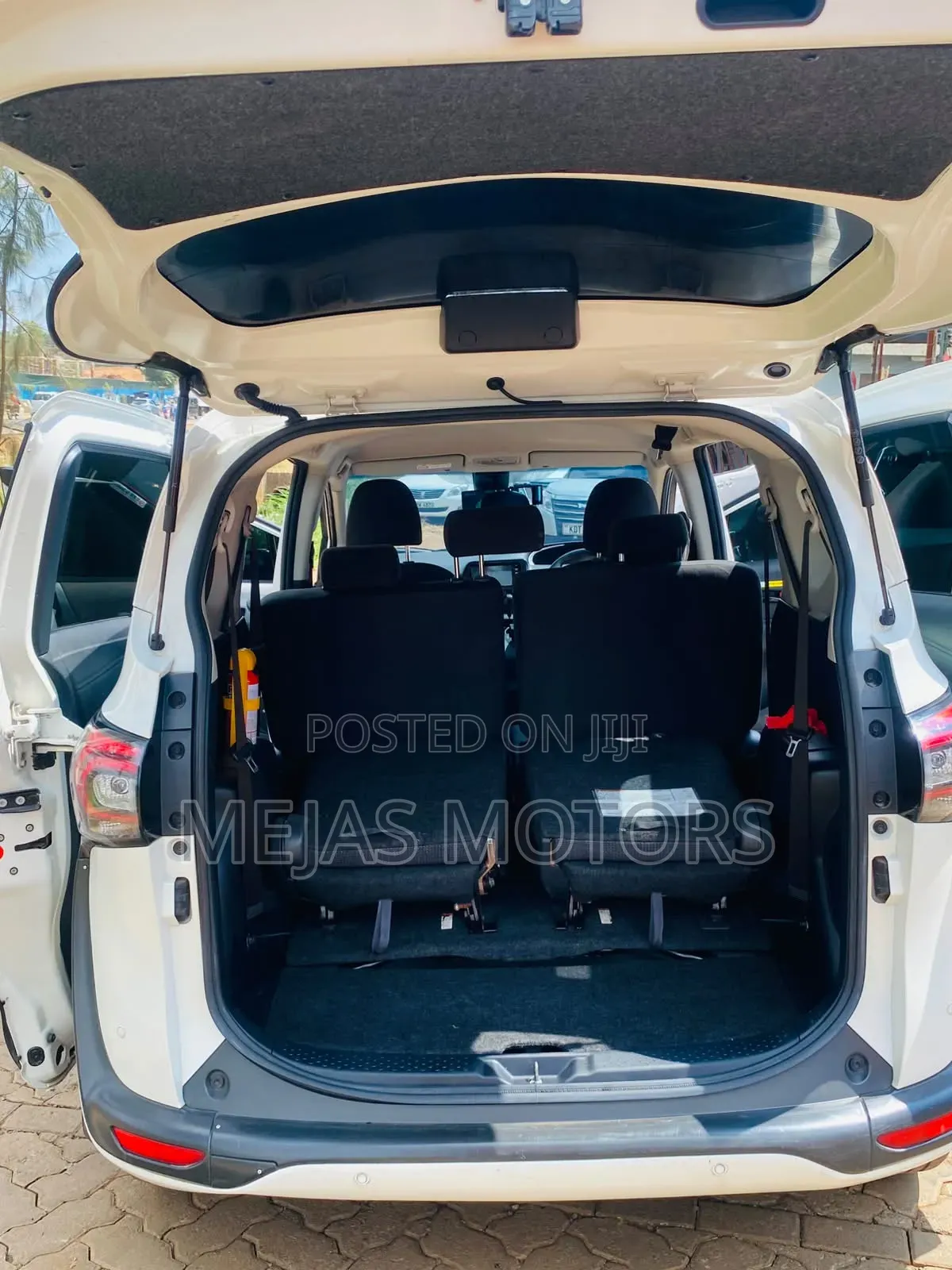 Toyota Sienta 2017 White