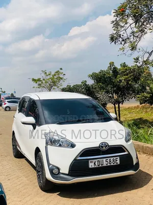 Toyota Sienta 2017 White