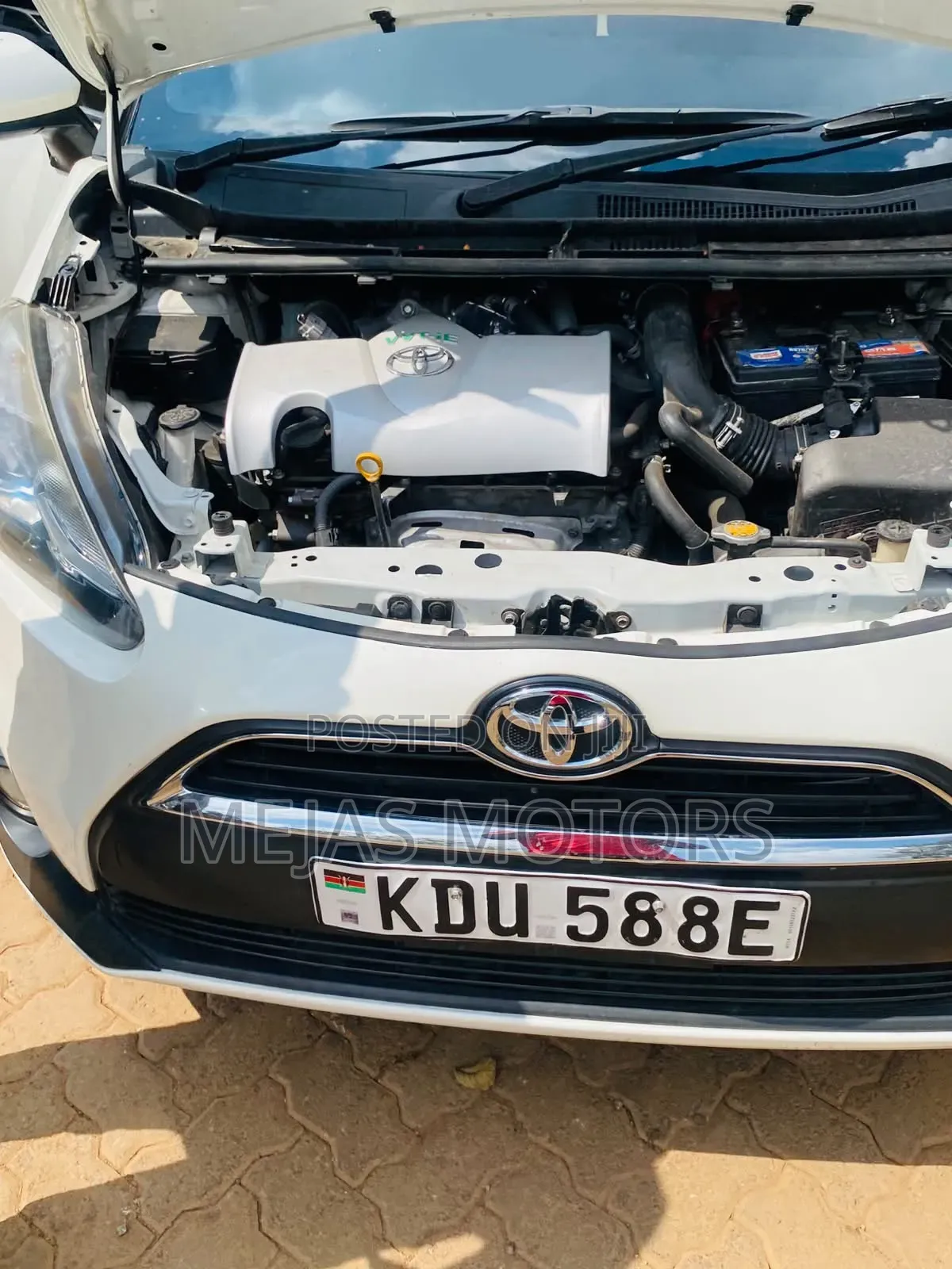 Toyota Sienta 2017 White