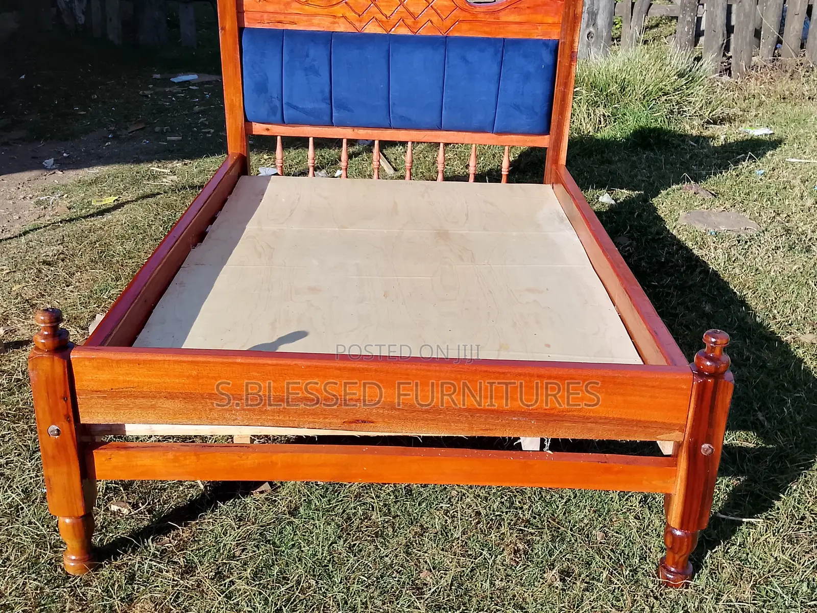 Brown/Blue Moquette Bed