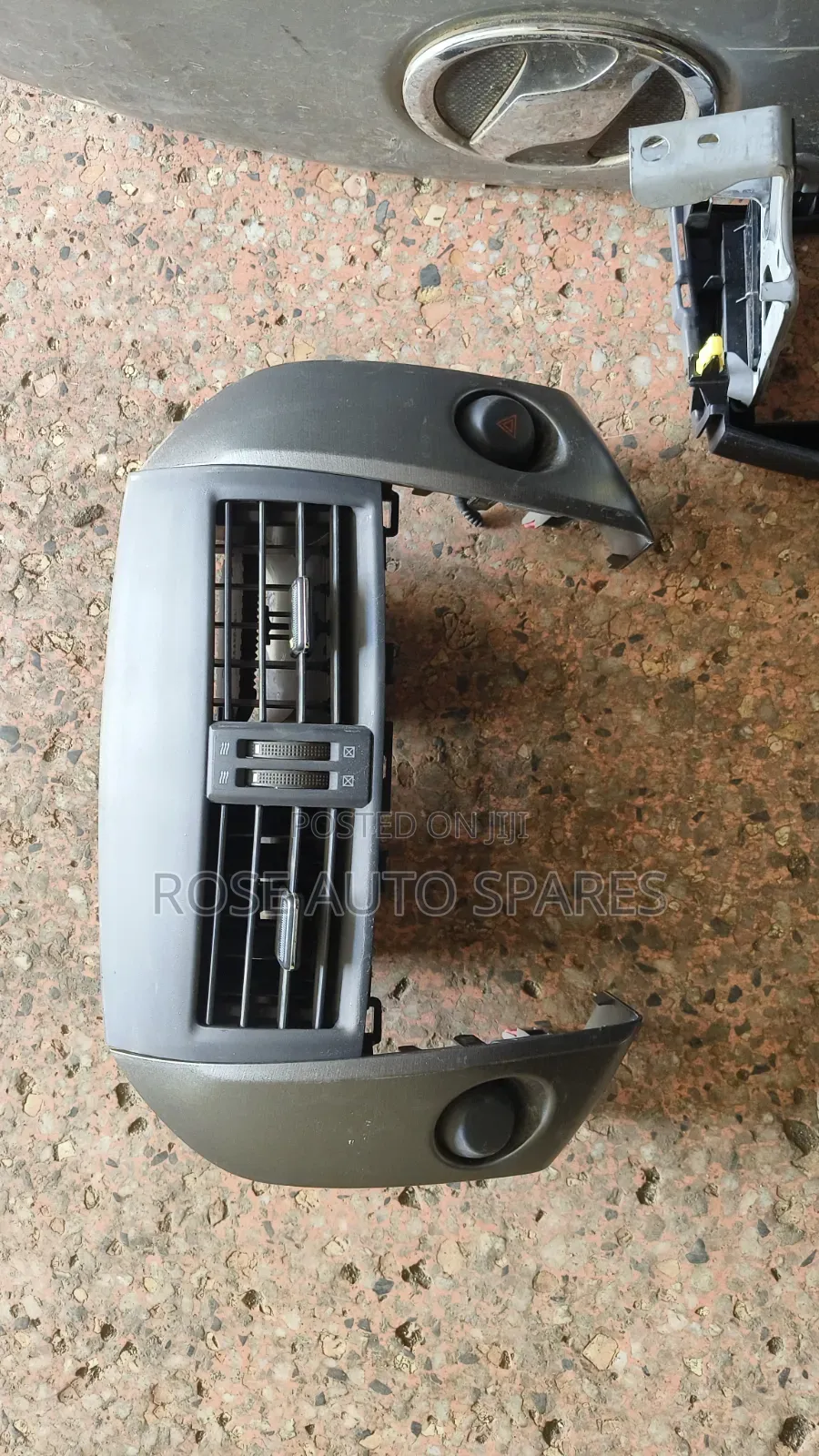 Vanguard/Rav 4 Hazard Panel With Vents
