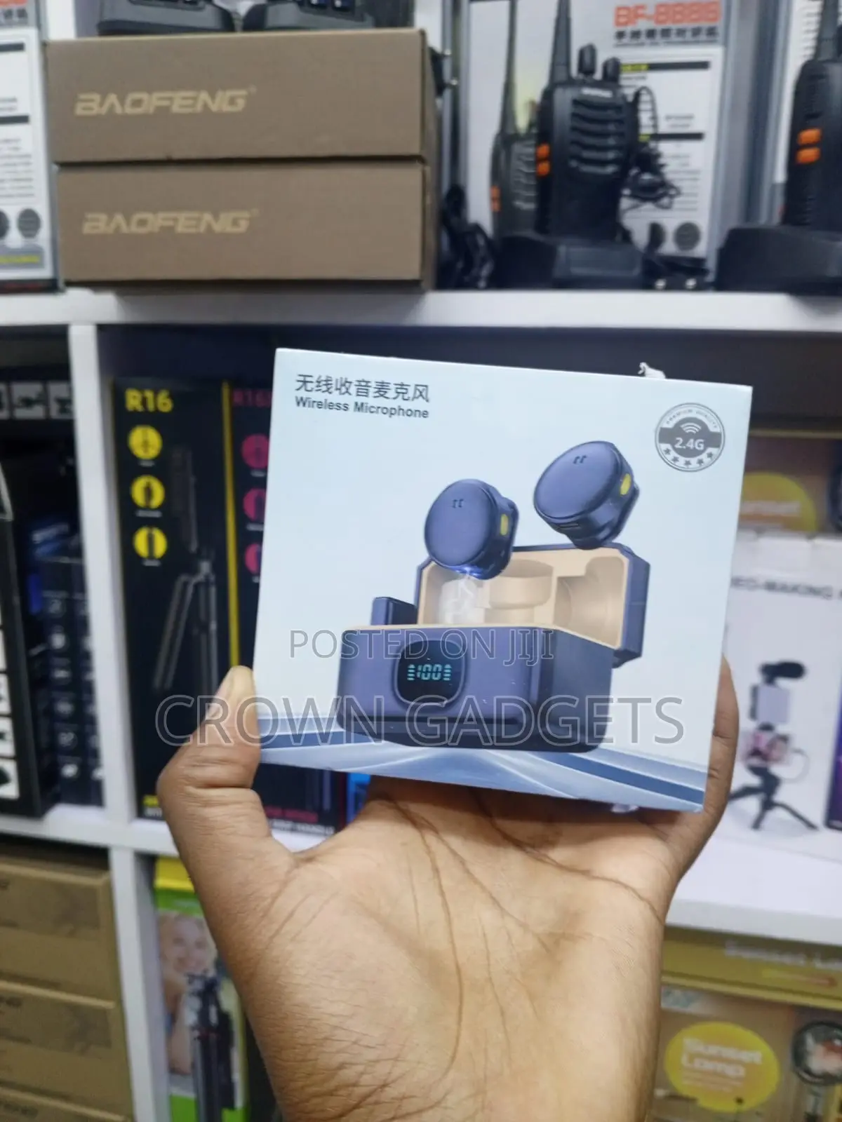 Q8 Clip-on Wireless Mic With Noise Reduction Technology