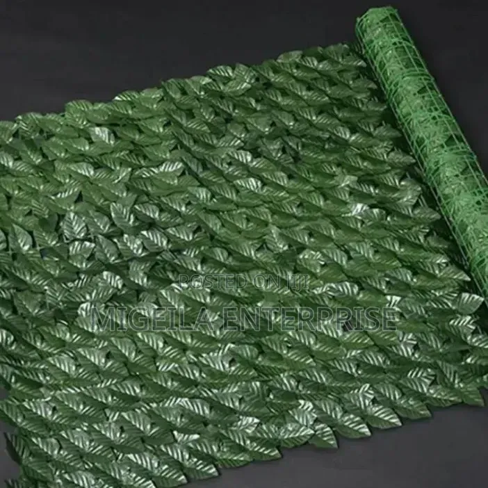 Realistic Artificial Leaf Privacy Fence