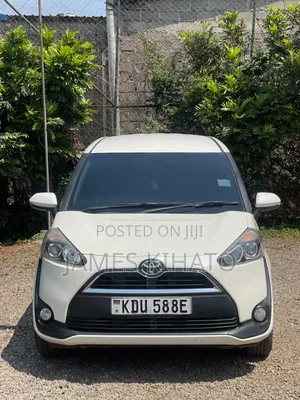 Toyota Sienta 2020 White