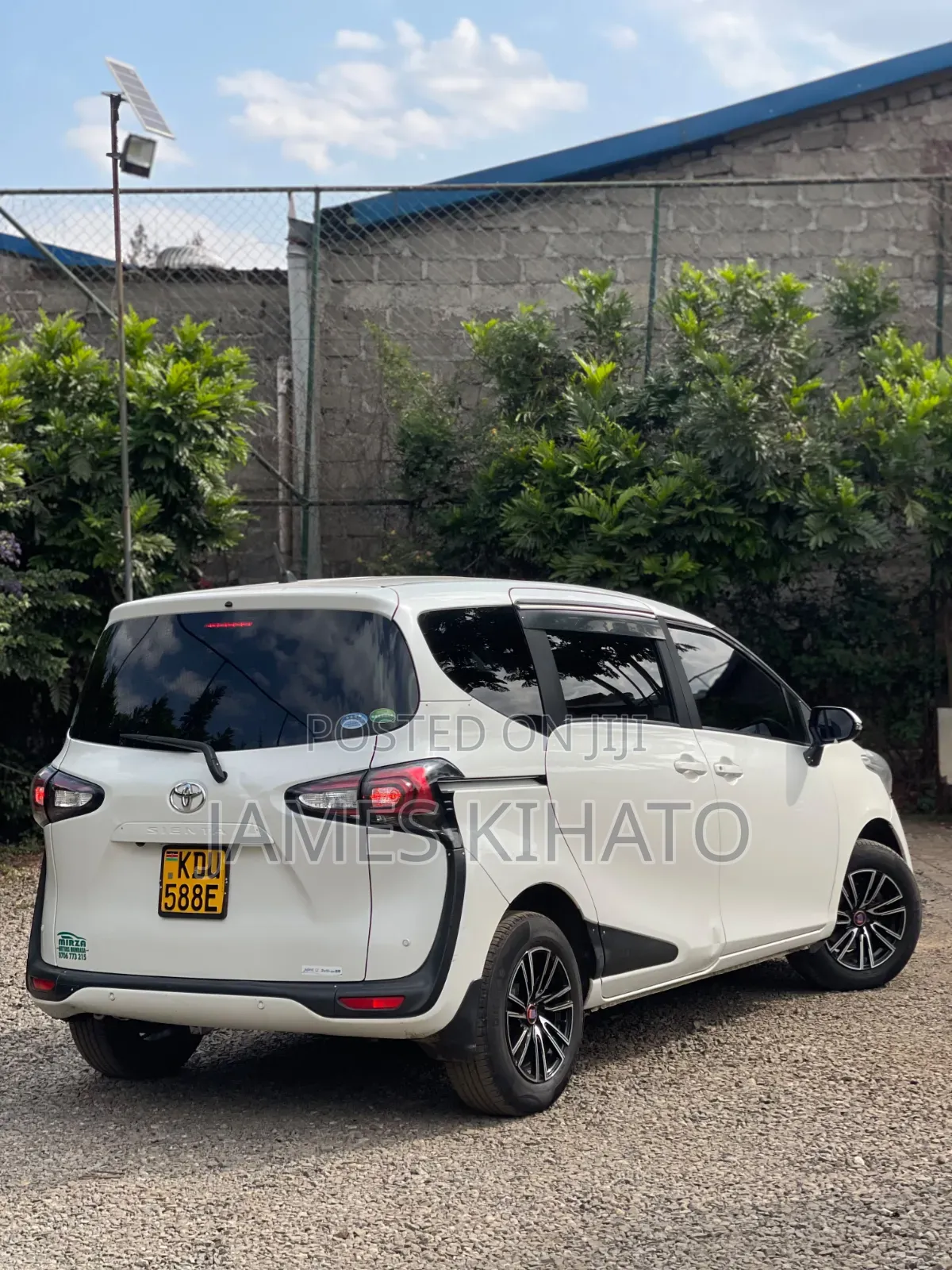 Toyota Sienta 2020 White