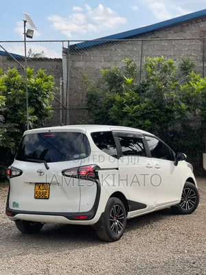 Toyota Sienta 2020 White