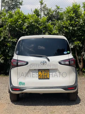 Toyota Sienta 2020 White