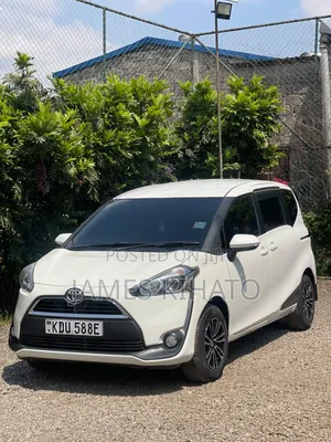 Toyota Sienta 2020 White