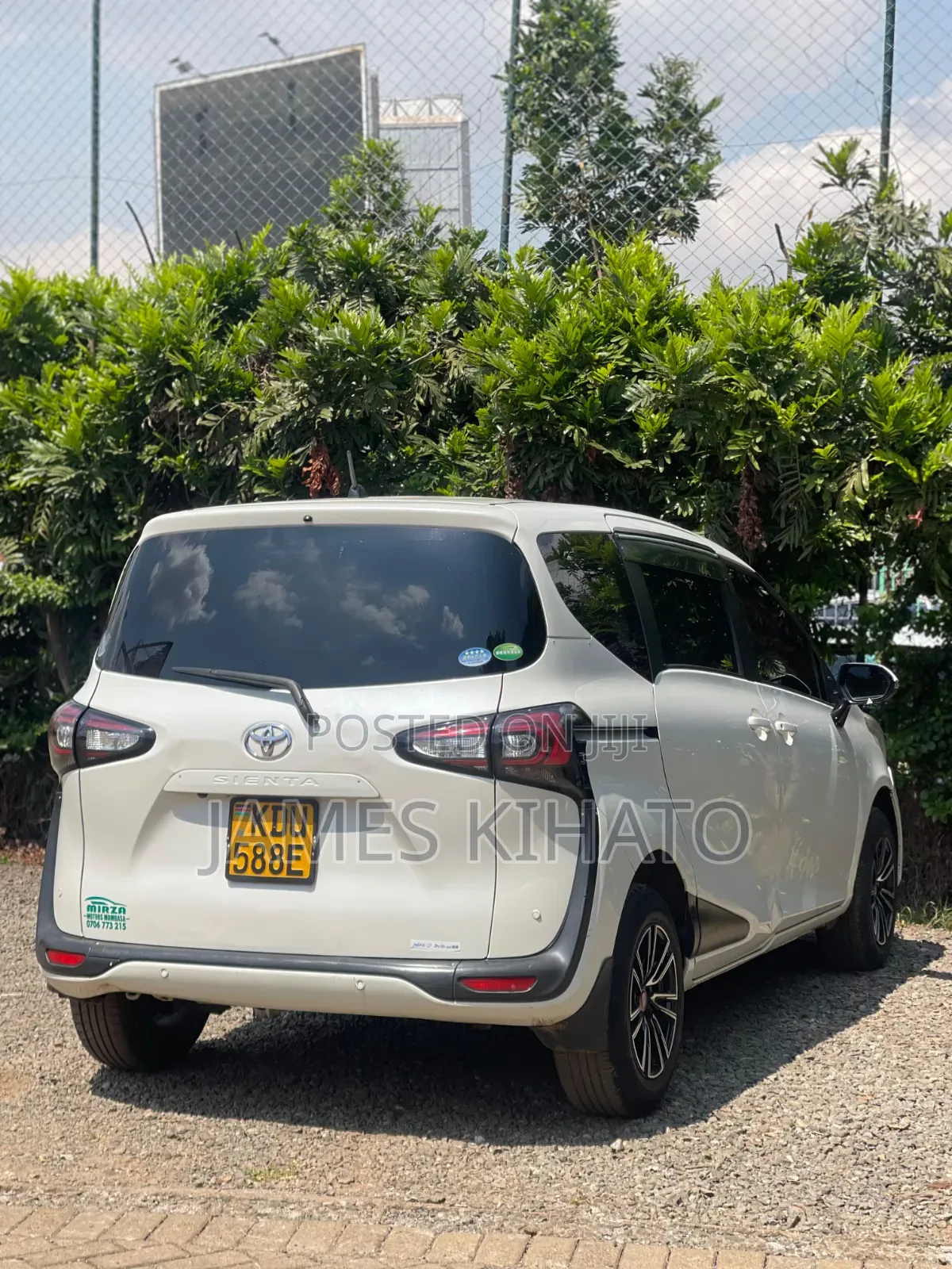 Toyota Sienta 2020 White