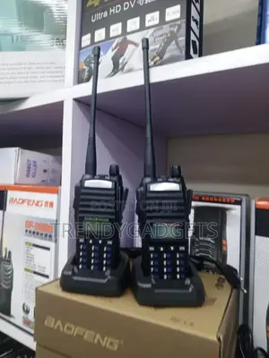 Baofeng Uv-82 Dual-band Walkie-talkie, Two Handheld Two-way Radios