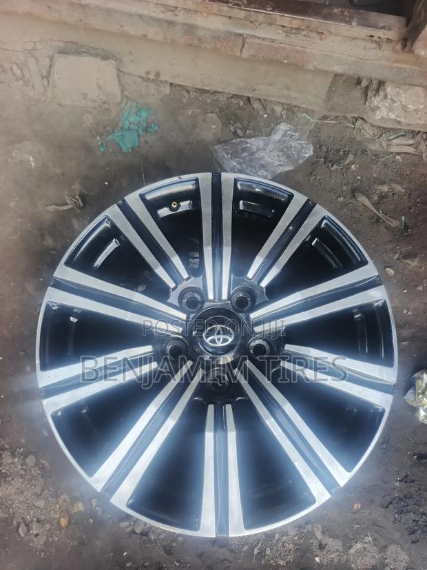 Original Rims Sizes 21inch Set for Lexus and V8.