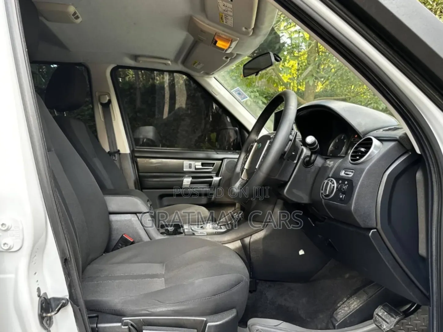 Land Rover Discovery 2013 White