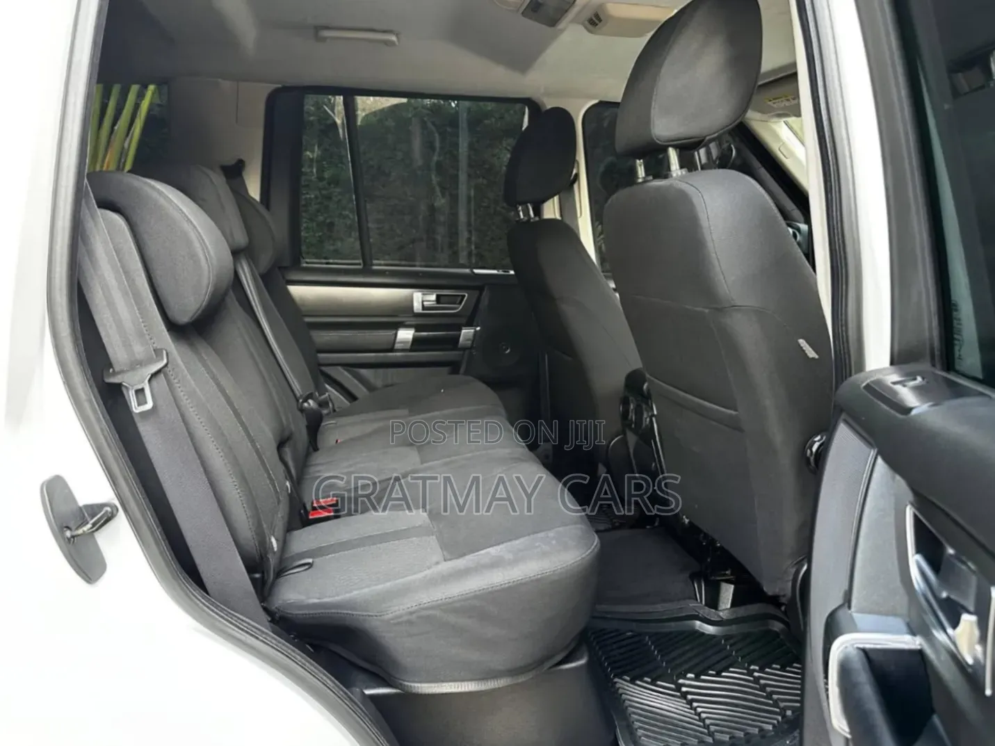 Land Rover Discovery 2013 White