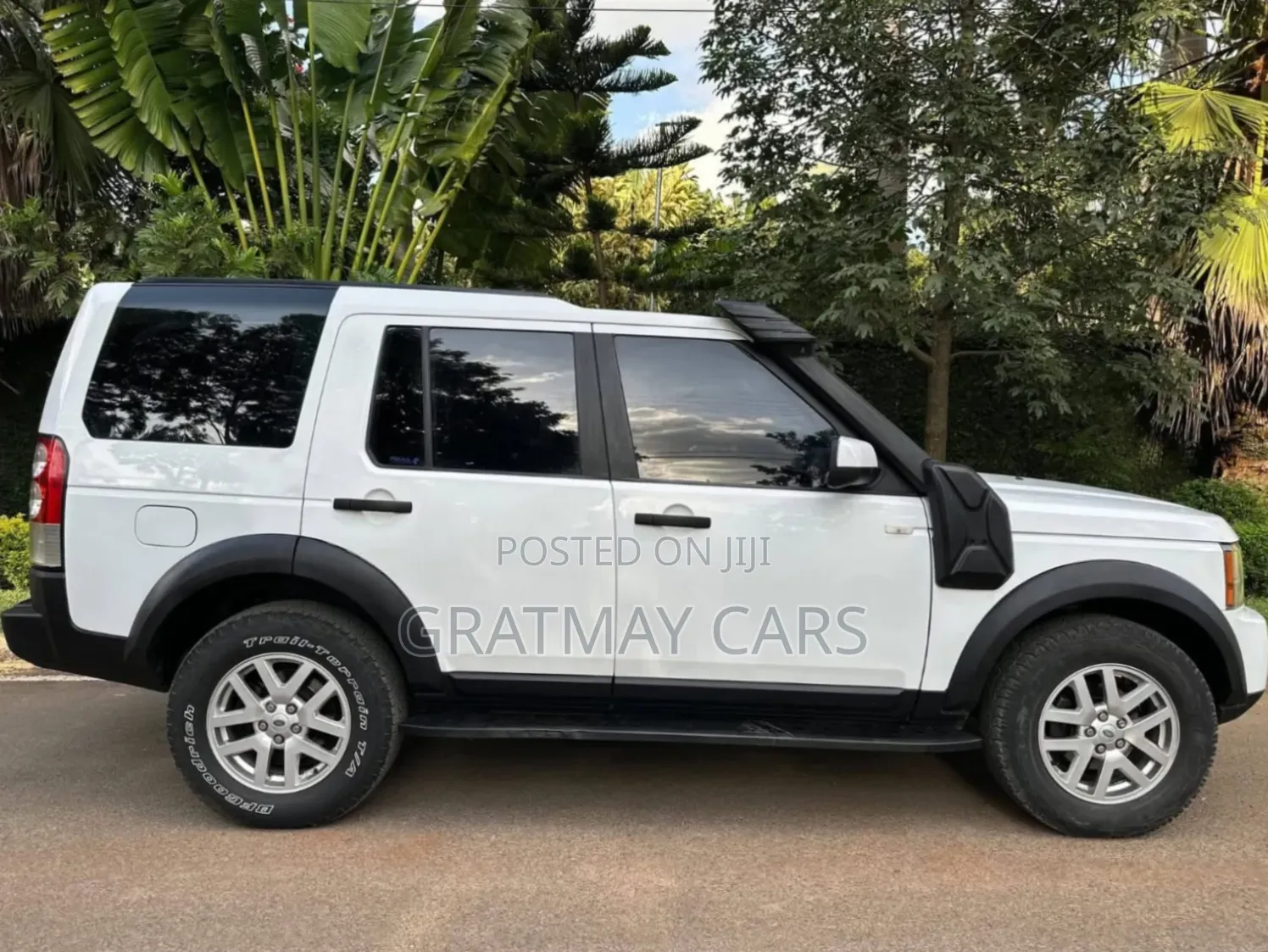 Land Rover Discovery 2013 White
