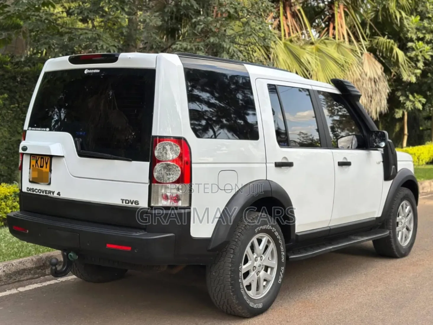 Land Rover Discovery 2013 White
