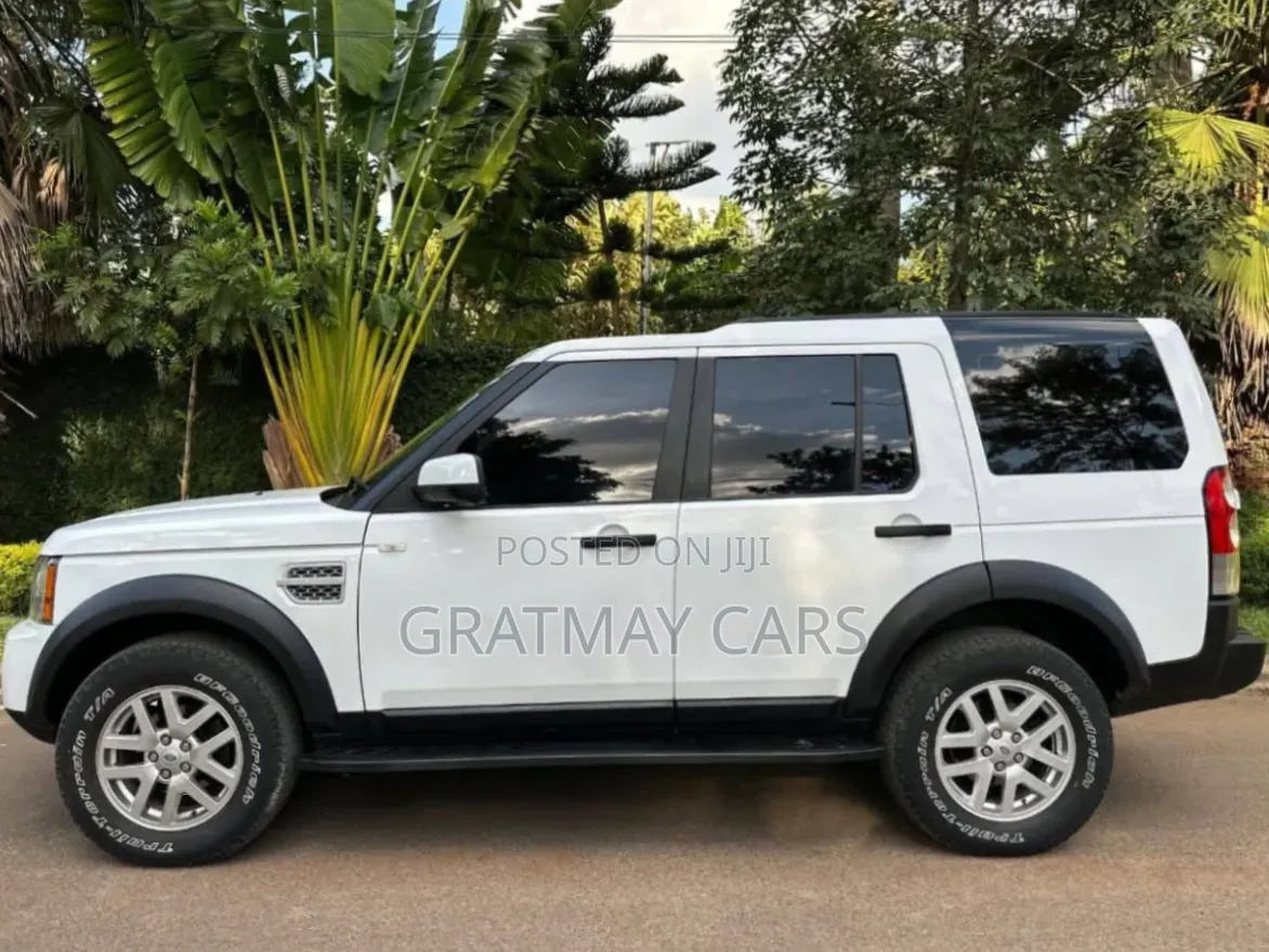 Land Rover Discovery 2013 White