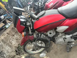 TVS HLX Plus ES 2015 Red