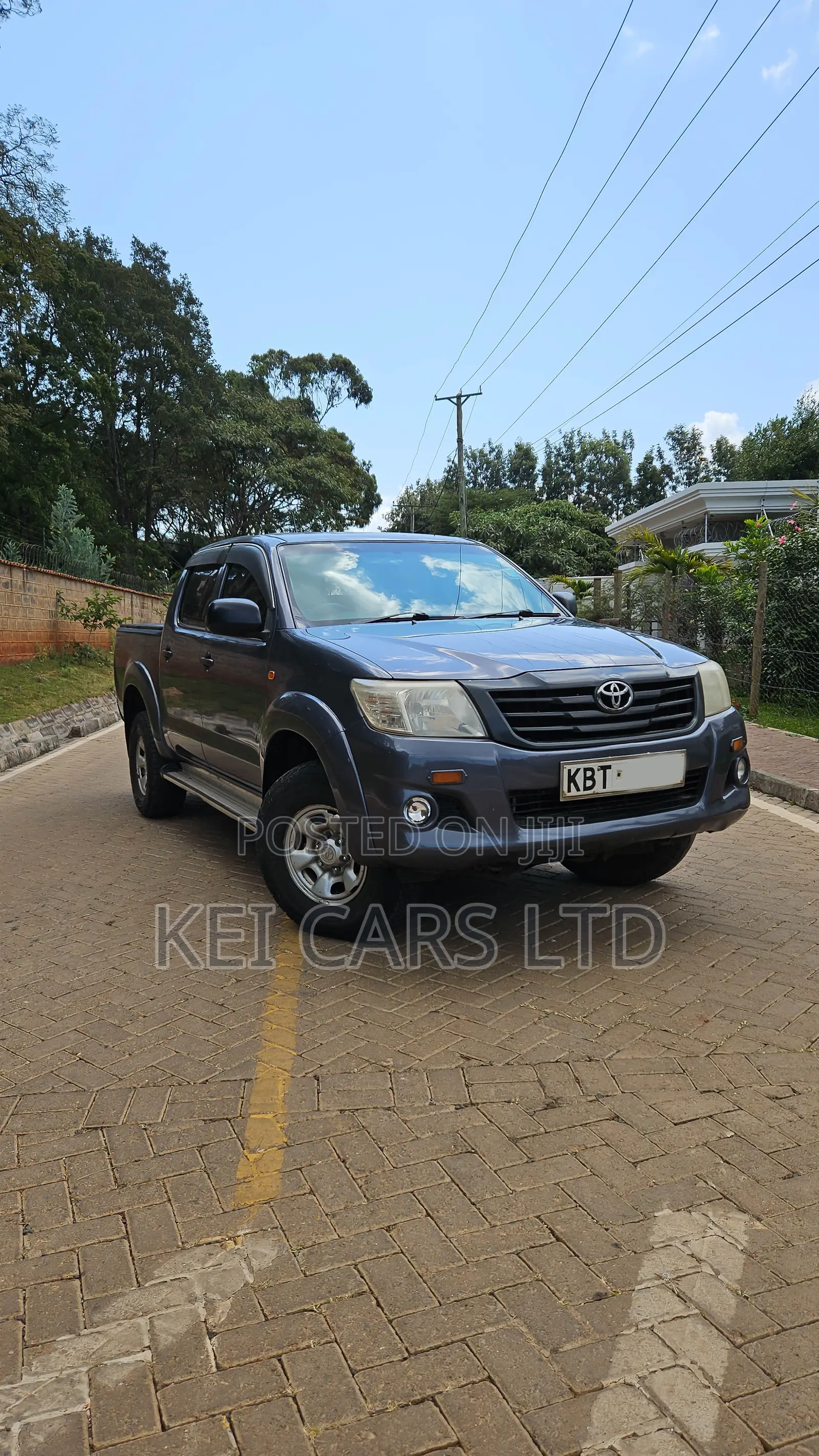Toyota Hilux 2012 Gray