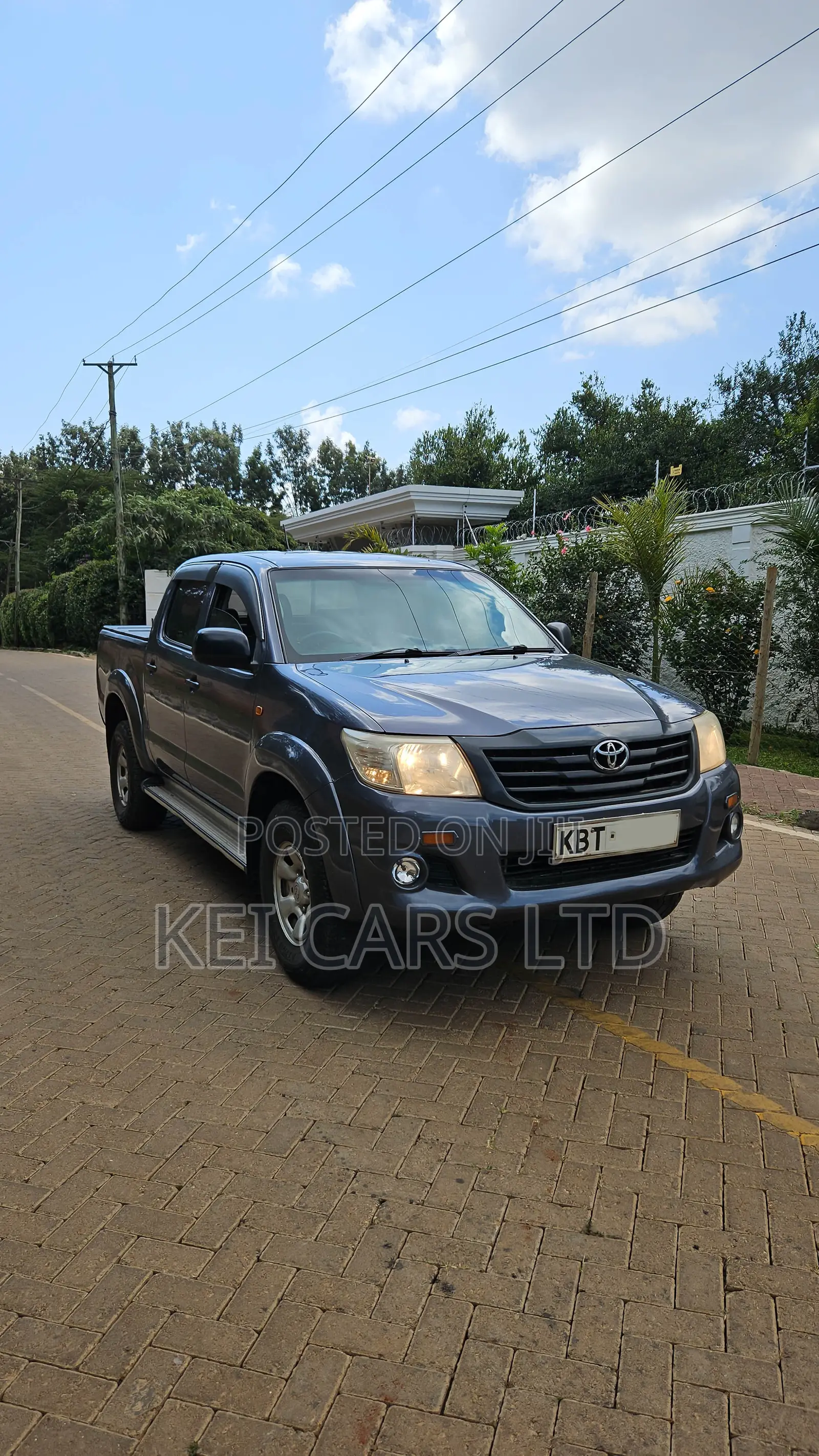 Toyota Hilux 2012 Gray