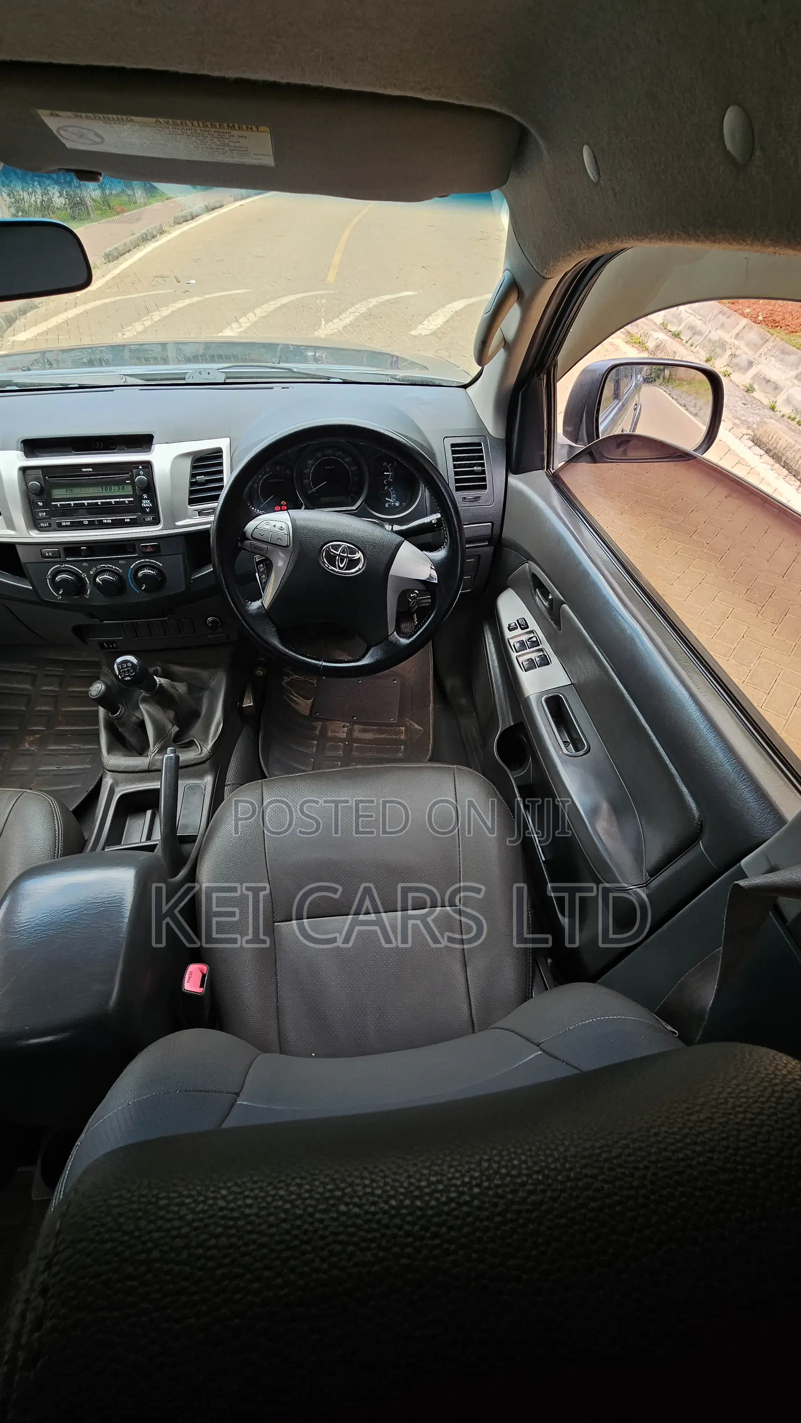 Toyota Hilux 2012 Gray