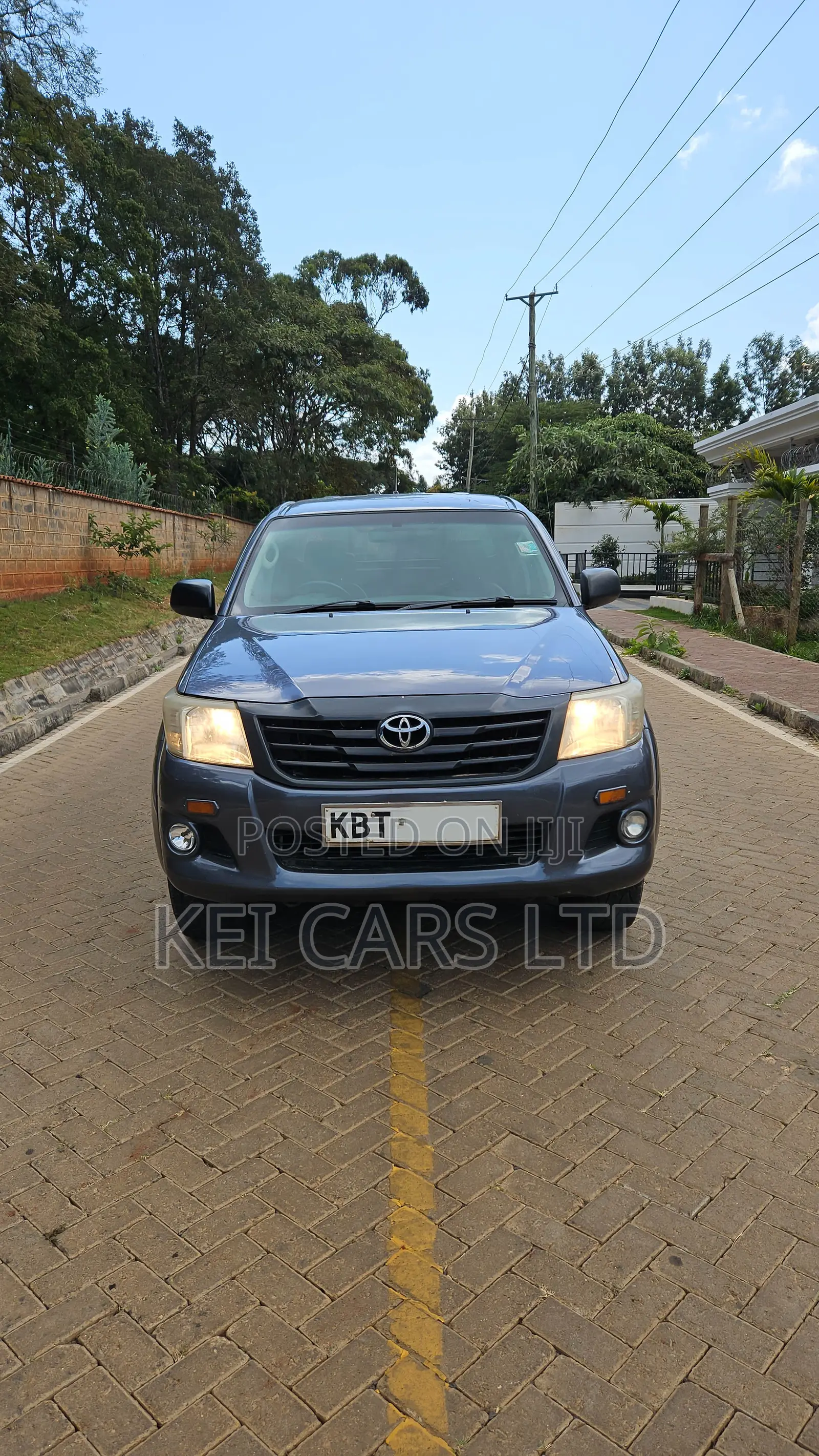 Toyota Hilux 2012 Gray