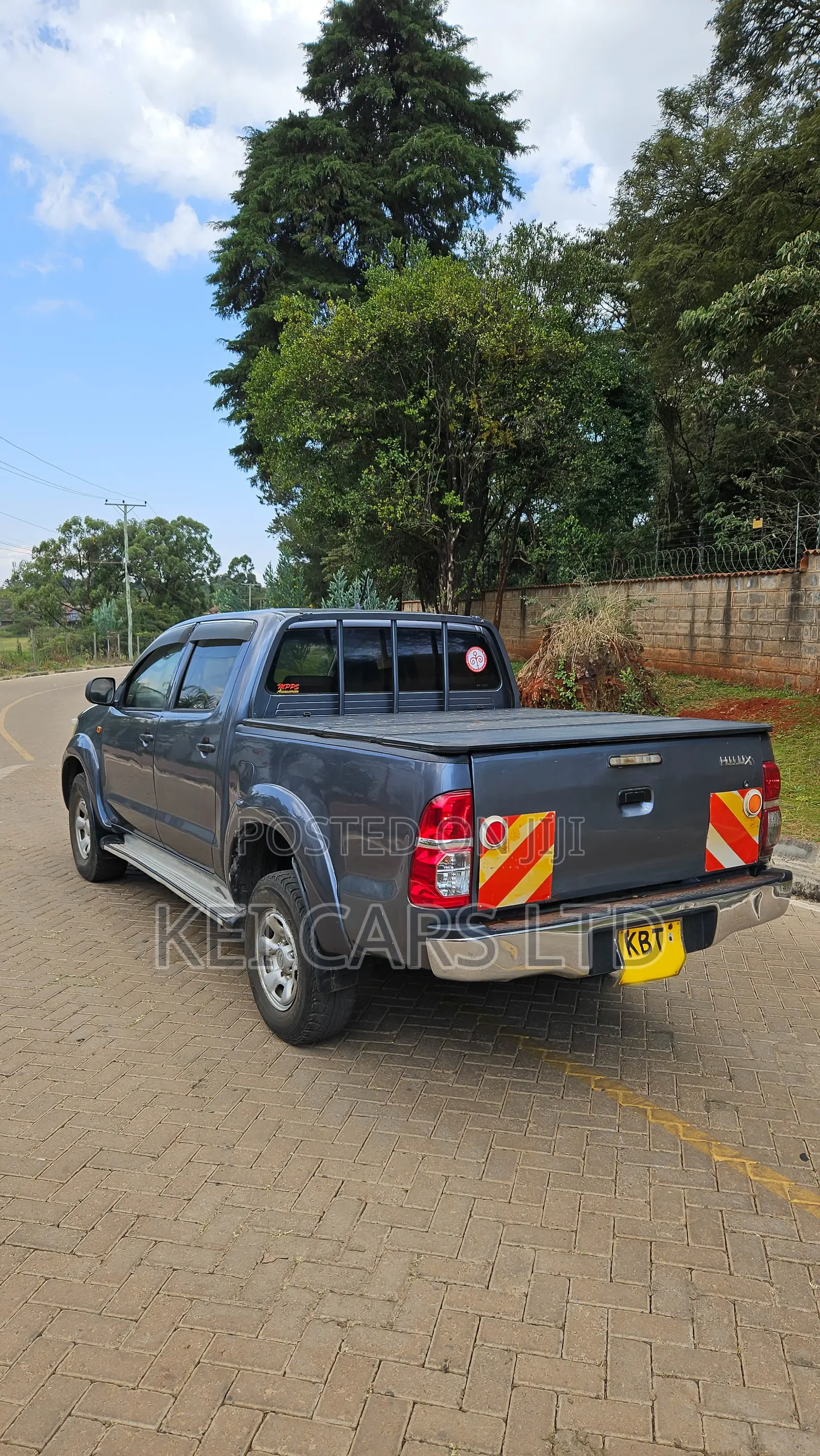 Toyota Hilux 2012 Gray