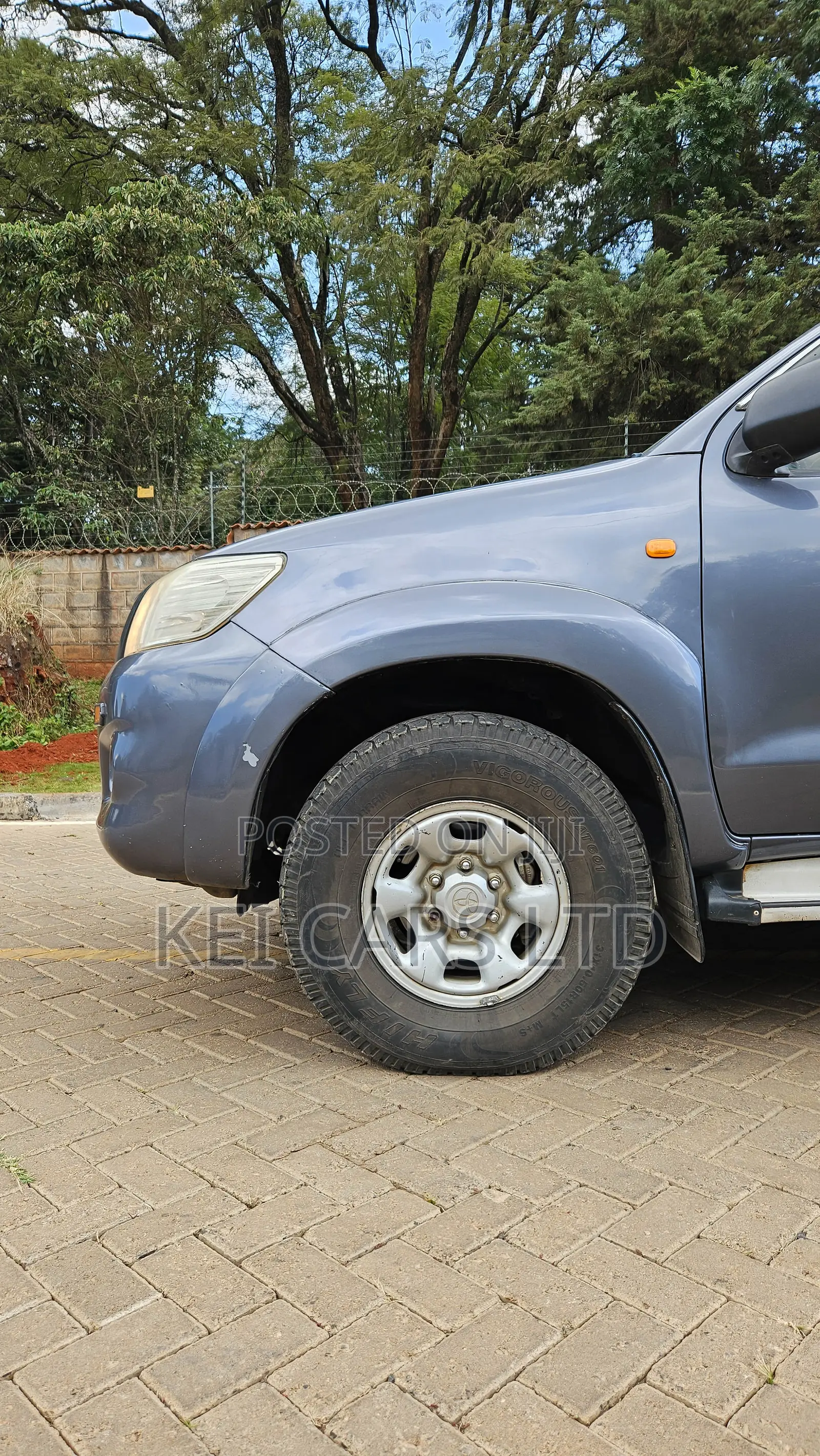 Toyota Hilux 2012 Gray