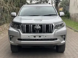 Toyota Land Cruiser Prado 2018 Silver