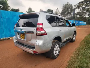 Toyota Land Cruiser Prado 2015 Silver