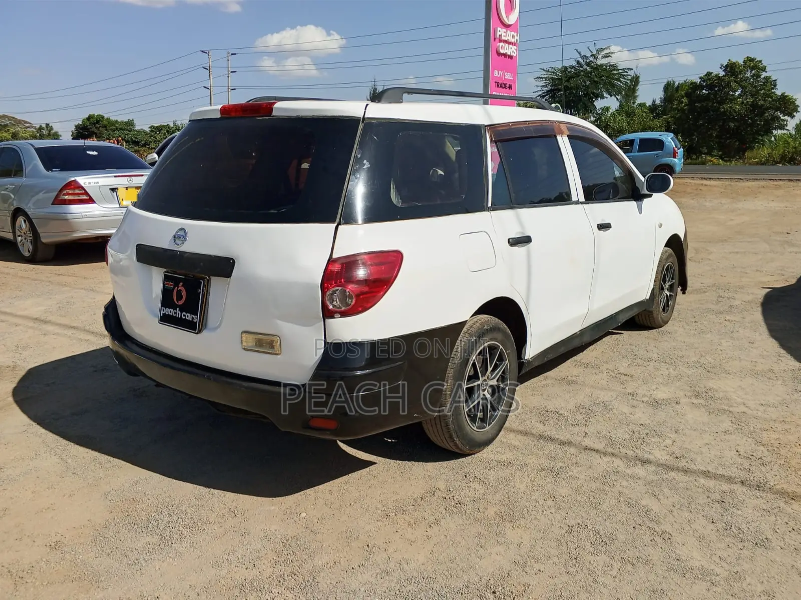 Nissan Advan 2013 White
