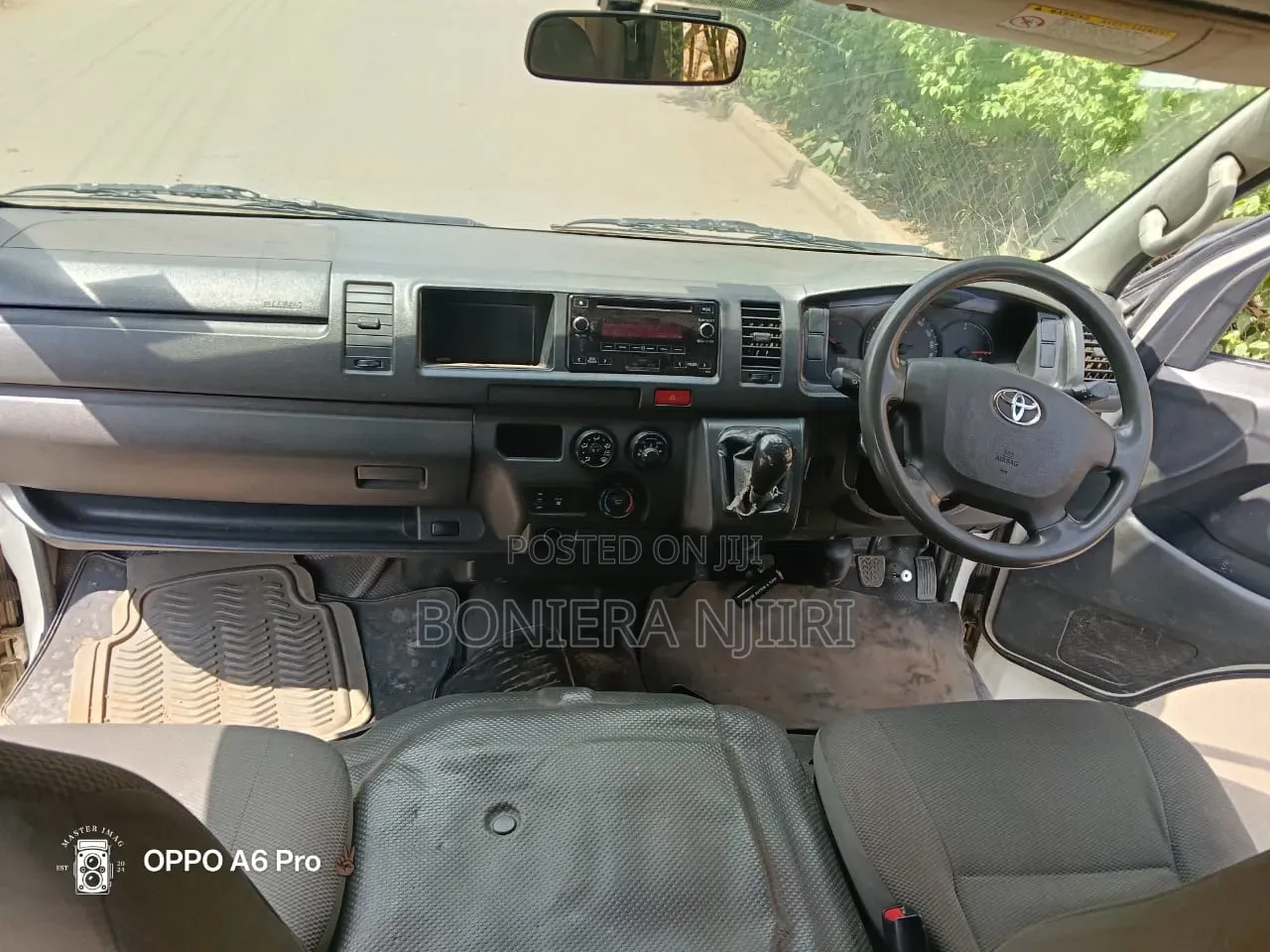 Toyota HiAce 2015 White