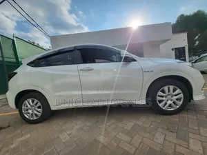 Honda Vezel 2019 White