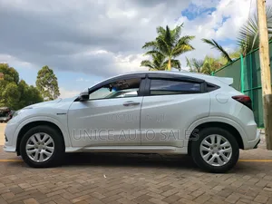 Honda Vezel 2019 White