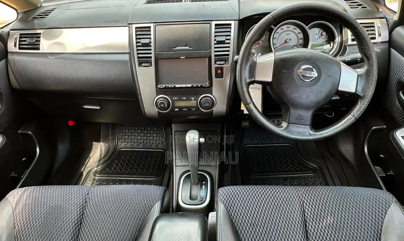 Nissan Tiida 2012 Brown
