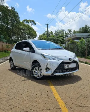 Toyota Vitz 1.0 FWD 5dr 2018 White