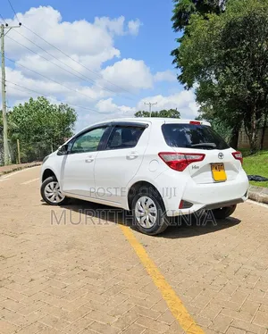 Toyota Vitz 1.0 FWD 5dr 2018 White