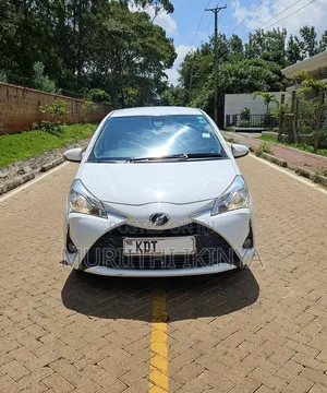 Toyota Vitz 1.0 FWD 5dr 2018 White