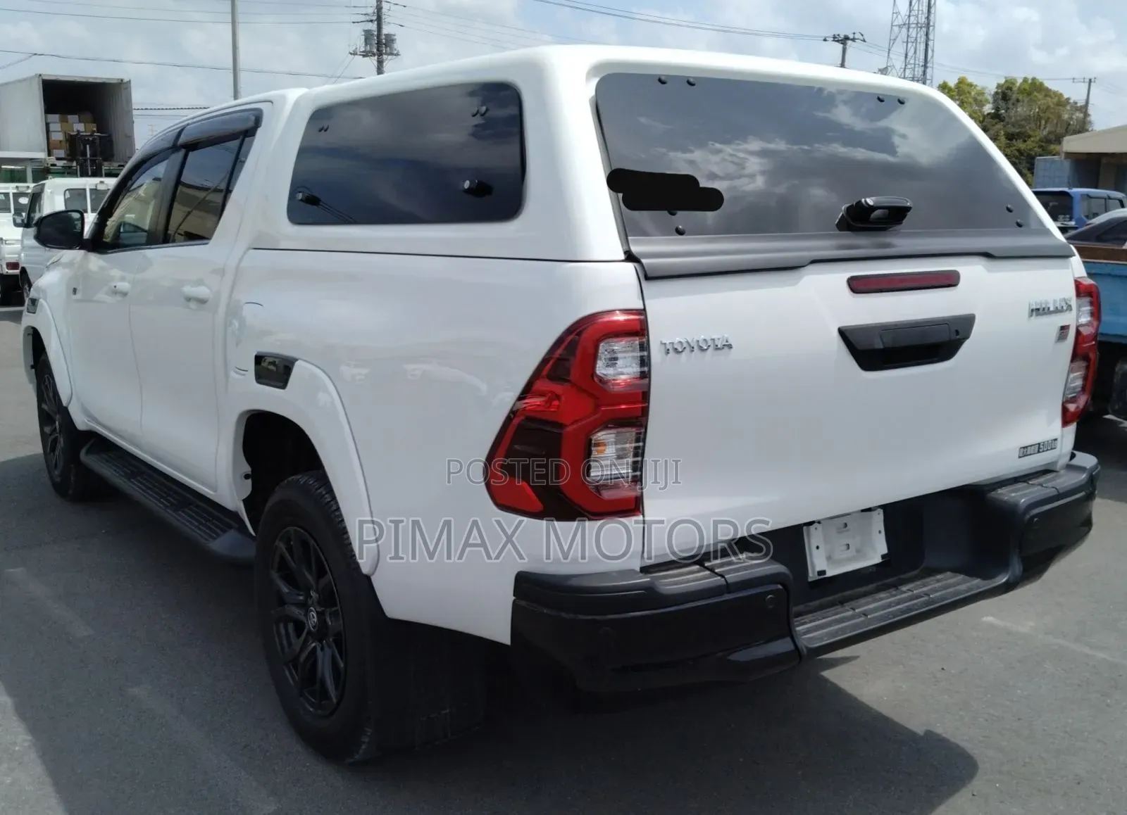 Toyota Hilux 2022 White
