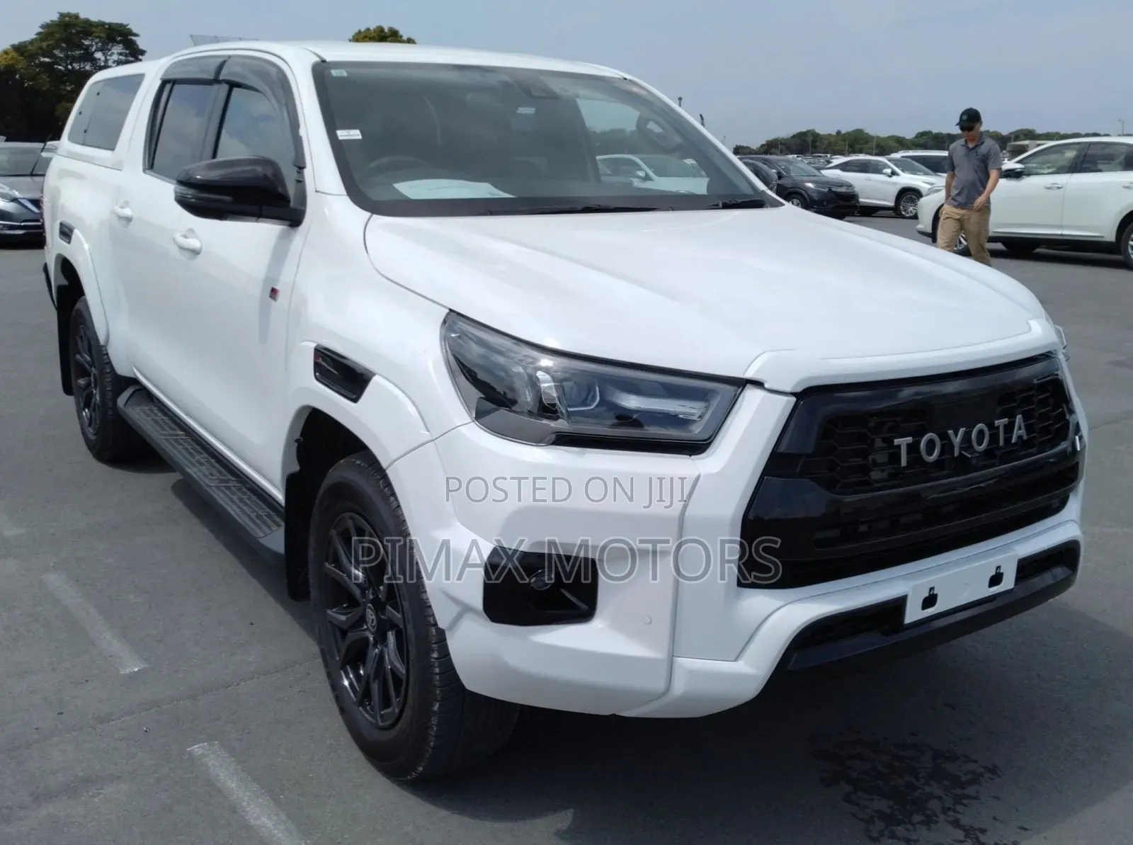 Toyota Hilux 2022 White