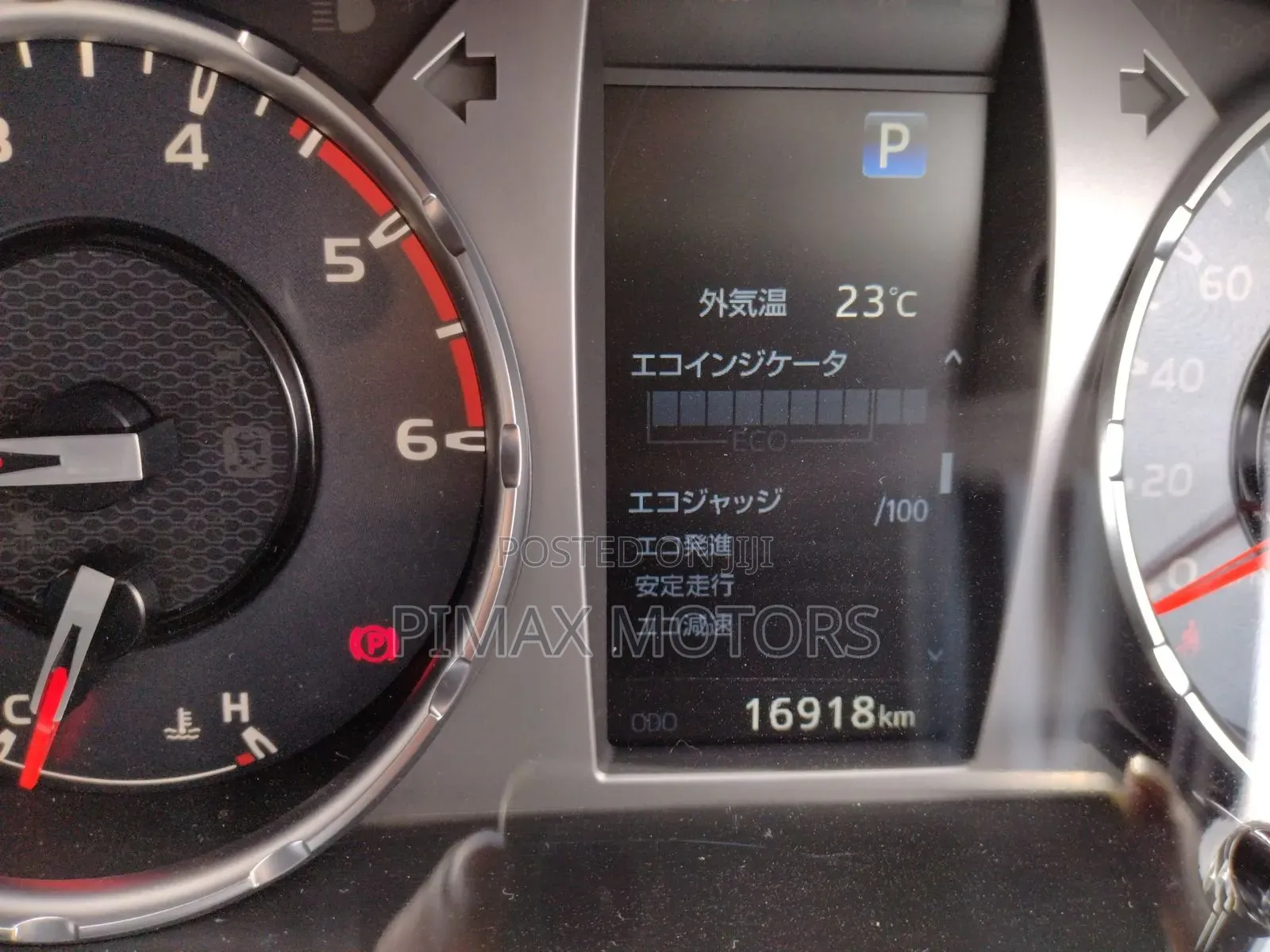 Toyota Hilux 2022 White