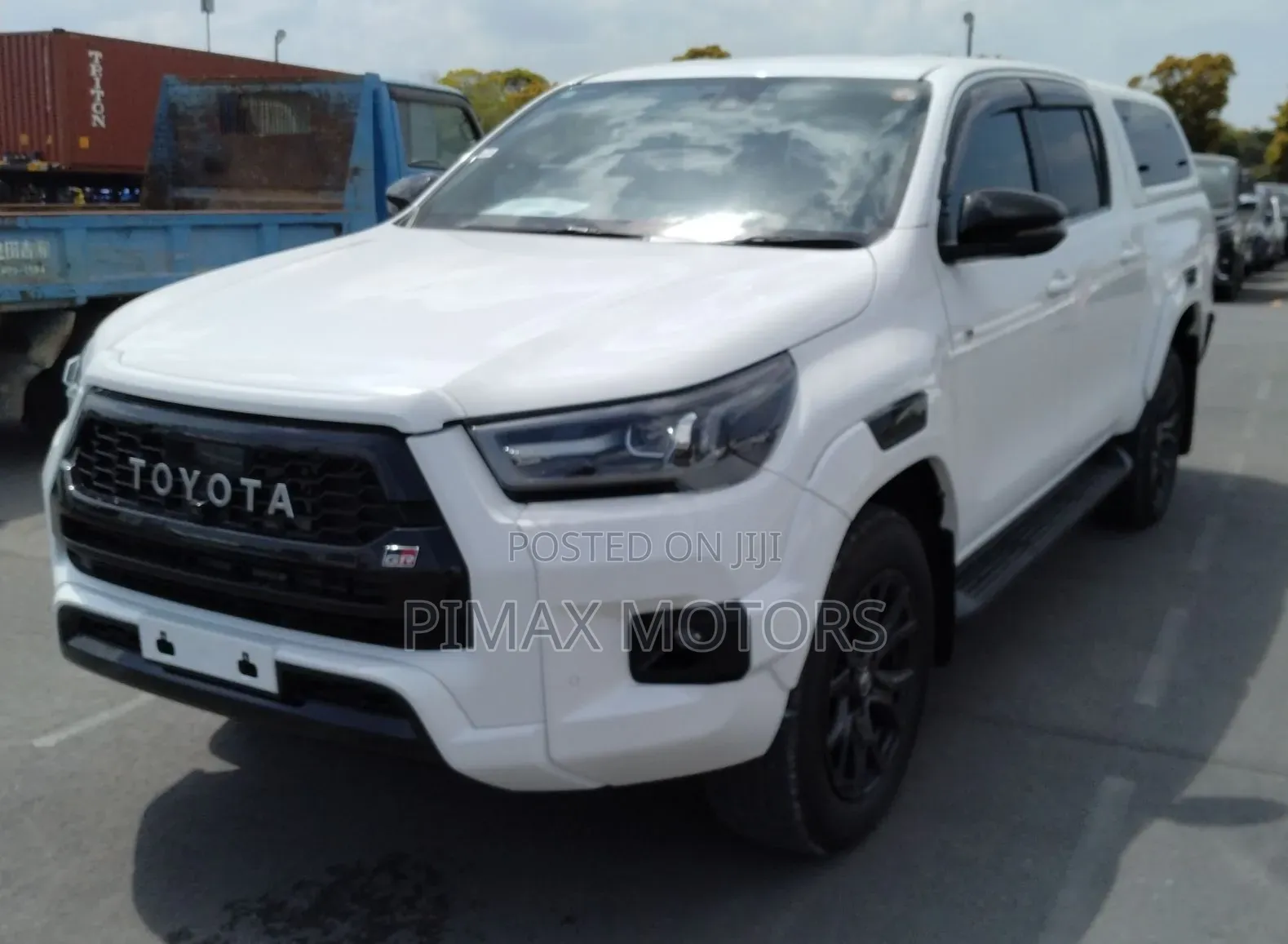 Toyota Hilux 2022 White