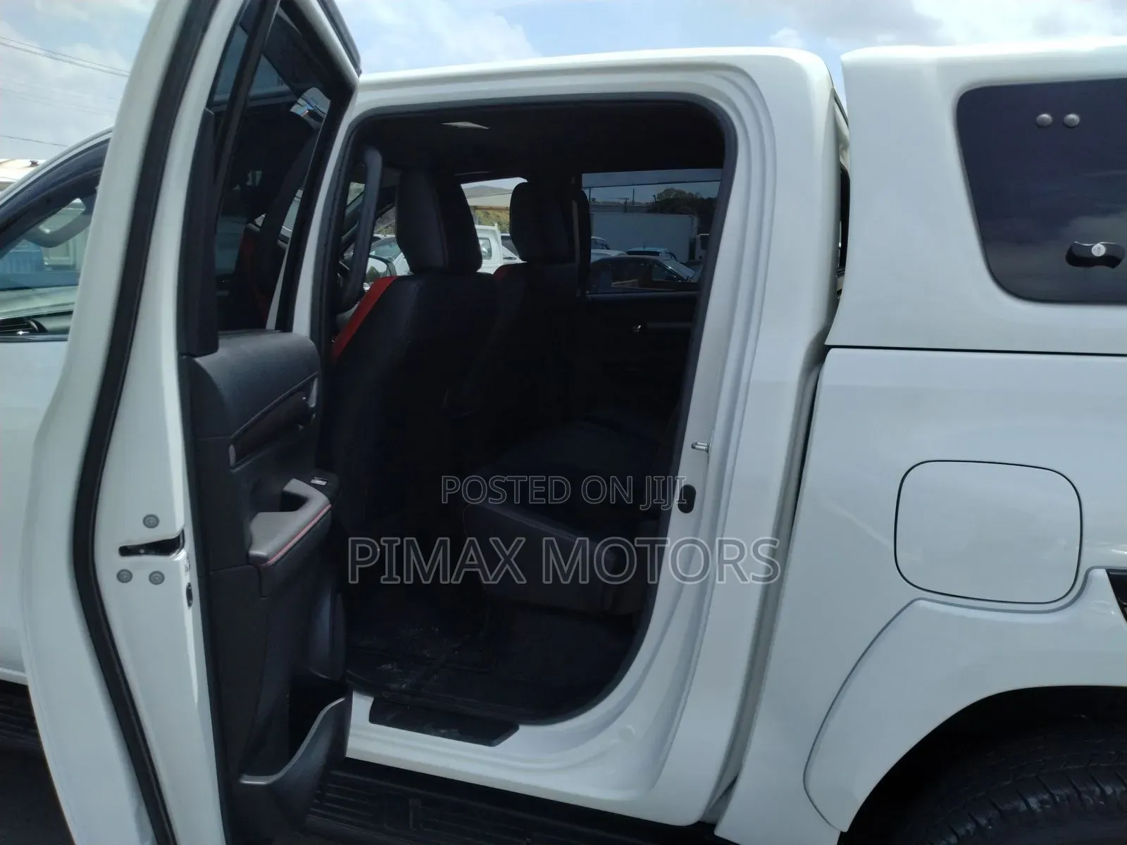 Toyota Hilux 2022 White