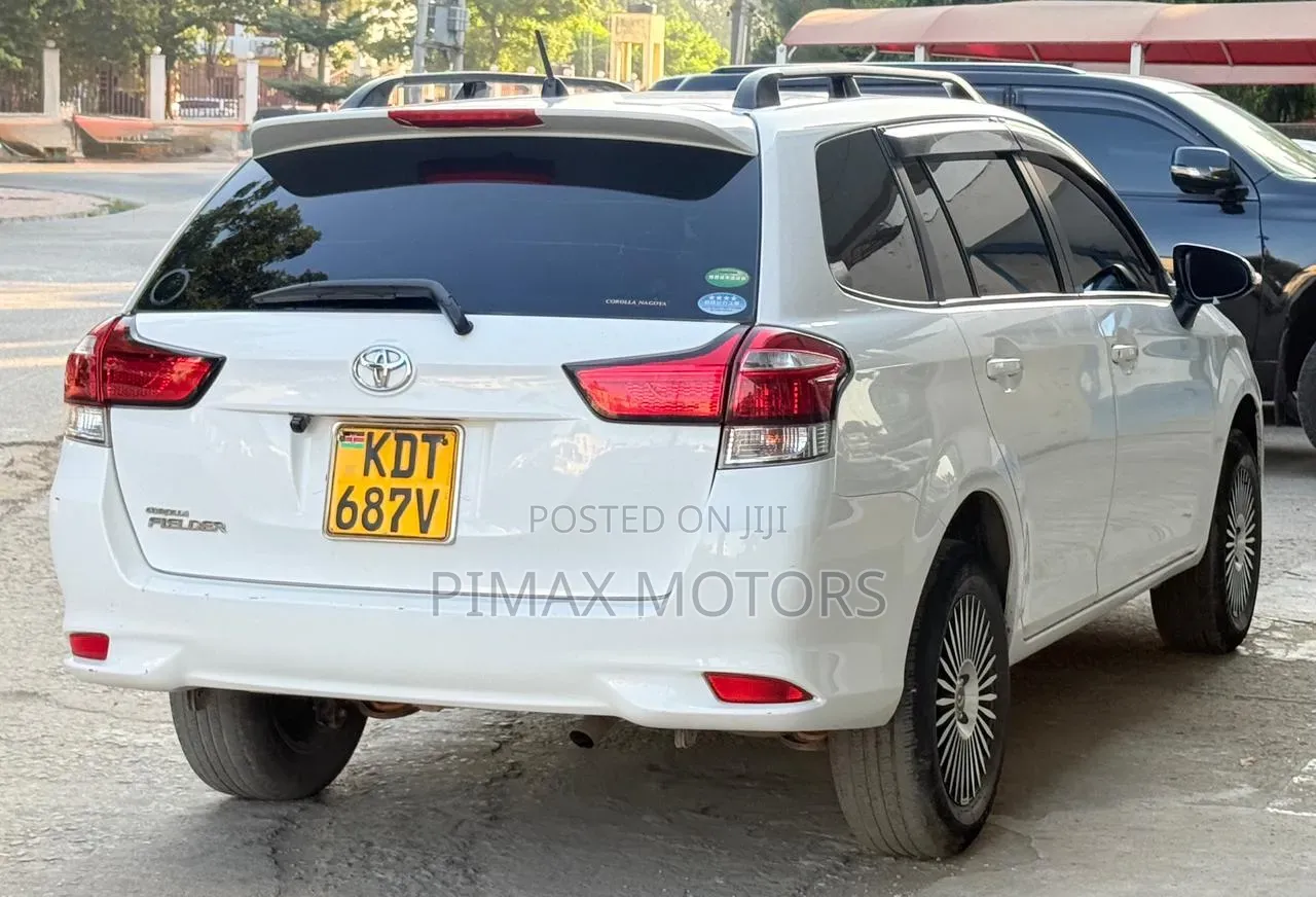 Toyota Corolla Fielder 2018 White